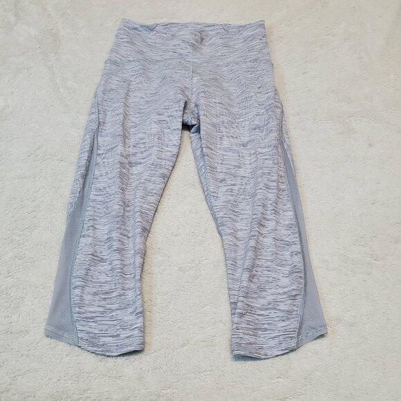 Lululemon Train Times Gray White Mesh Active Gym 17"‎ Capri Cropped Leggings 6 - Picture 3 of 7